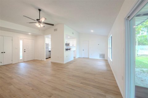 House in Orlando, Florida 3 bedrooms, 113.81 sq.m. № 1787344 - photo 6