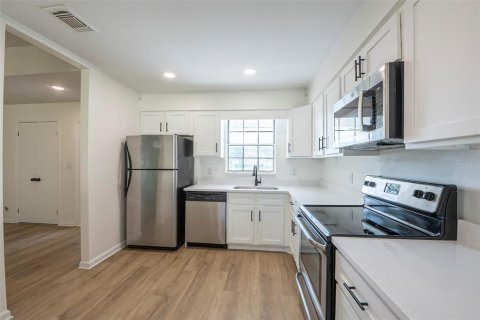 House in Orlando, Florida 3 bedrooms, 113.81 sq.m. № 1787344 - photo 3