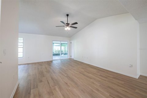 House in Orlando, Florida 3 bedrooms, 113.81 sq.m. № 1787344 - photo 7