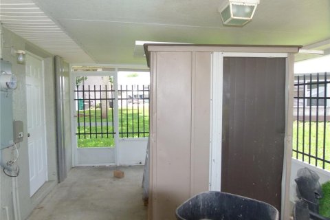 Condo in Okeechobee, Florida, 3 bedrooms  № 1735514 - photo 27