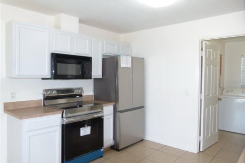 Condo in Okeechobee, Florida, 3 bedrooms  № 1735514 - photo 8