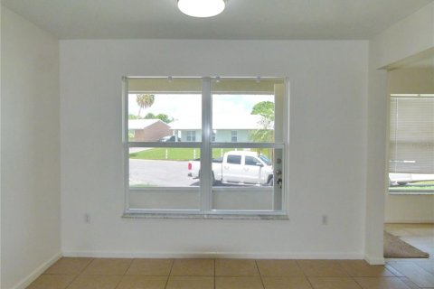 Condo in Okeechobee, Florida, 3 bedrooms  № 1735514 - photo 6