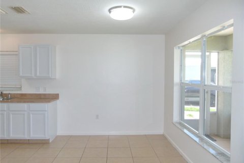 Condo in Okeechobee, Florida, 3 bedrooms  № 1735514 - photo 5