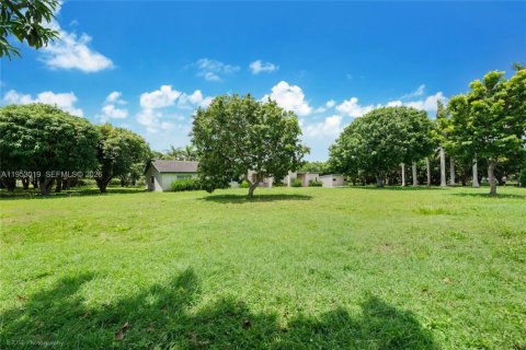 Casa en venta en Cutler Bay, Florida, 3 dormitorios, 158.77 m2 № 2008738 - foto 17