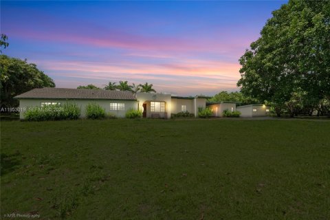 Casa en venta en Cutler Bay, Florida, 3 dormitorios, 158.77 m2 № 2008738 - foto 11