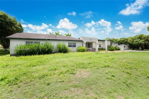 Casa en venta en Cutler Bay, Florida, 3 dormitorios, 158.77 m2 № 2008738 - foto 16