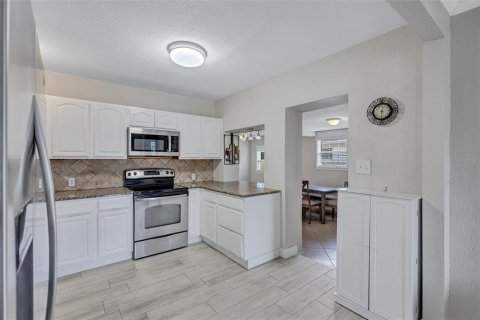 Casa en venta en Saint Petersburg, Florida, 3 dormitorios, 141.95 m2 № 2383685 - foto 7