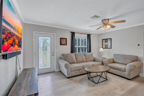 Casa en venta en Saint Petersburg, Florida, 3 dormitorios, 141.95 m2 № 2383685 - foto 3