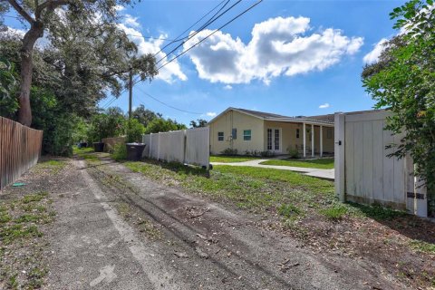Casa en venta en Saint Petersburg, Florida, 3 dormitorios, 141.95 m2 № 2383685 - foto 25