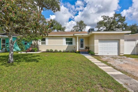 Casa en Saint Petersburg, Florida 3 dormitorios, 141.95 m2 № 2383685