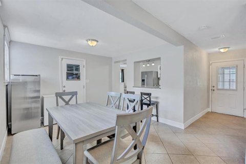 Casa en venta en Saint Petersburg, Florida, 3 dormitorios, 141.95 m2 № 2383685 - foto 8