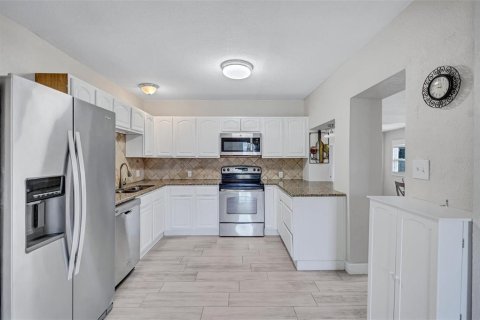 Casa en venta en Saint Petersburg, Florida, 3 dormitorios, 141.95 m2 № 2383685 - foto 5