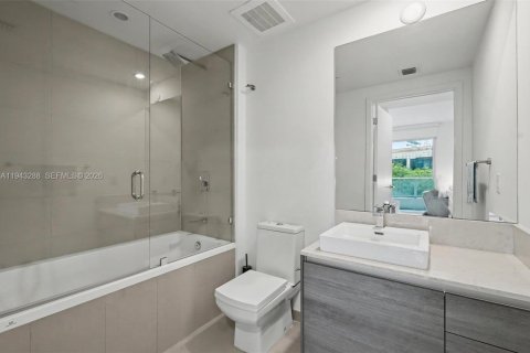 Condo in Miami, Florida, 1 bedroom № 2005321 - photo 20