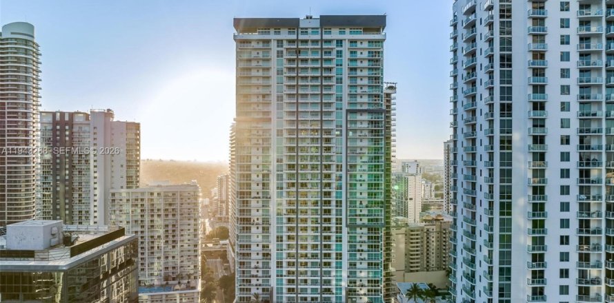 Condo in Miami, Florida, 1 bedroom № 2005321