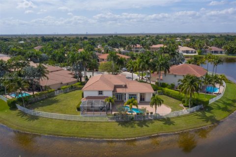 Villa ou maison à vendre à Weston, Floride: 8 chambres, 526.57 m2 № 1962104 - photo 21