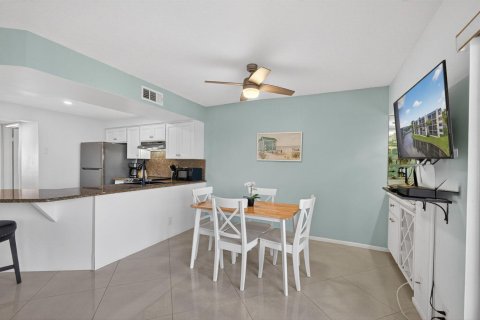 Condo in Jupiter, Florida, 1 bedroom  № 2082384 - photo 9
