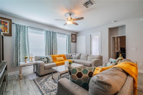 Villa ou maison à vendre à Bradenton, Floride: 3 chambres, 170.48 m2 № 2230481 - photo 8