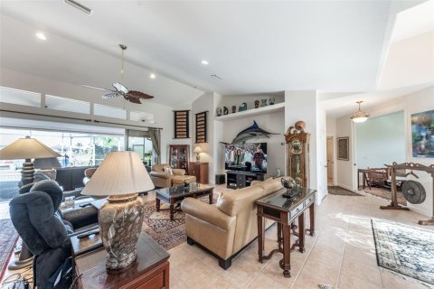 Villa ou maison à louer à Punta Gorda, Floride: 3 chambres, 252.14 m2 № 1554322 - photo 7