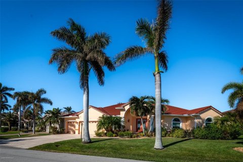 Villa ou maison à louer à Punta Gorda, Floride: 3 chambres, 252.14 m2 № 1554322 - photo 1
