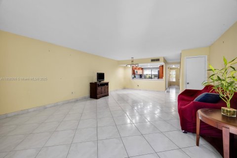 Купить кондоминиум в Дорал, Флорида 2 спальни, 129.32м2, № 1750410 - фото 12