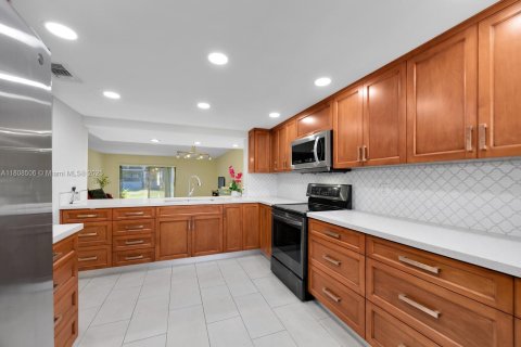 Купить кондоминиум в Дорал, Флорида 2 спальни, 129.32м2, № 1750410 - фото 7