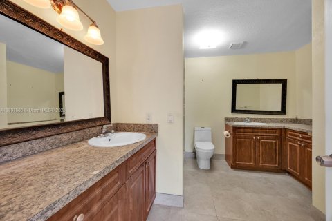 Купить кондоминиум в Дорал, Флорида 2 спальни, 129.32м2, № 1750410 - фото 21
