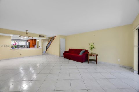 Купить кондоминиум в Дорал, Флорида 2 спальни, 129.32м2, № 1750410 - фото 11