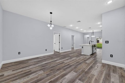 House in Poinciana, Florida 4 bedrooms, 158.86 sq.m. № 2220403 - photo 5
