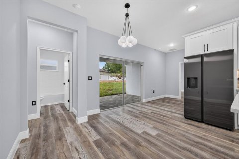 House in Poinciana, Florida 4 bedrooms, 158.86 sq.m. № 2220403 - photo 16
