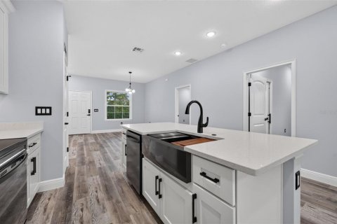 House in Poinciana, Florida 4 bedrooms, 158.86 sq.m. № 2220403 - photo 14