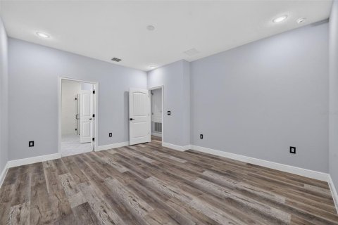 House in Poinciana, Florida 4 bedrooms, 158.86 sq.m. № 2220403 - photo 20