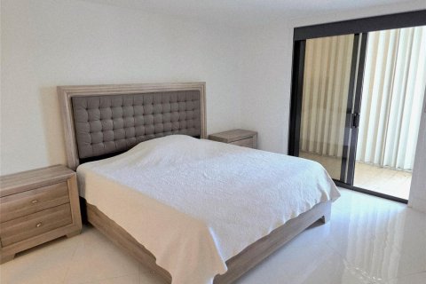 Copropriété à louer à Pompano Beach, Floride: 2 chambres, 145.86 m2 № 2242734 - photo 18