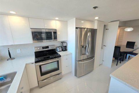 Copropriété à louer à Pompano Beach, Floride: 2 chambres, 145.86 m2 № 2242734 - photo 13