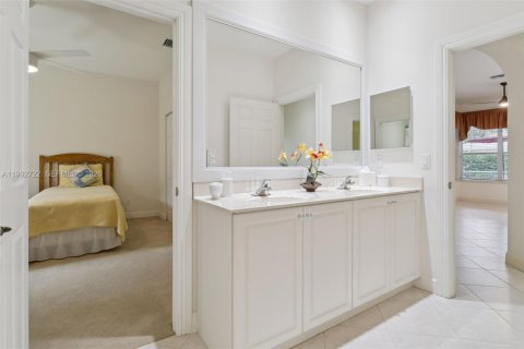 House in Jupiter, Florida 4 bedrooms, 283.35 sq.m. № 2055784 - photo 23