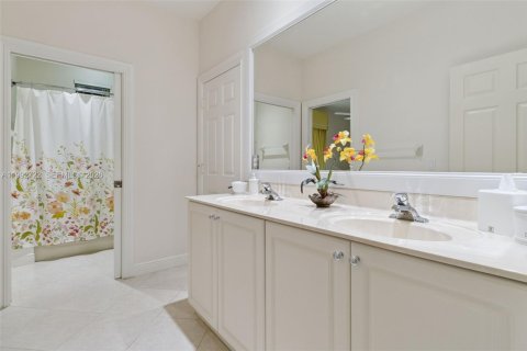 House in Jupiter, Florida 4 bedrooms, 283.35 sq.m. № 2055784 - photo 22