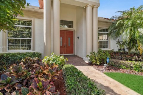 House in Jupiter, Florida 4 bedrooms, 283.35 sq.m. № 2055784 - photo 3
