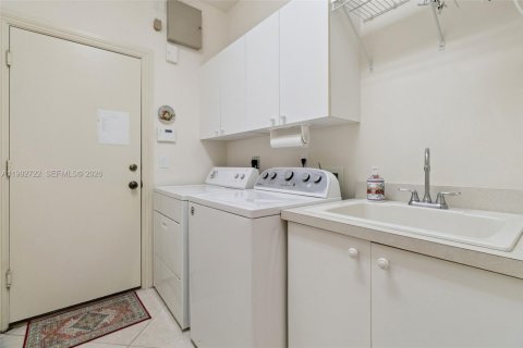 House in Jupiter, Florida 4 bedrooms, 283.35 sq.m. № 2055784 - photo 29
