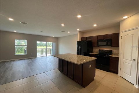Touwnhouse à louer à Lakeland, Floride: 3 chambres, 151.71 m2 № 2385658 - photo 2