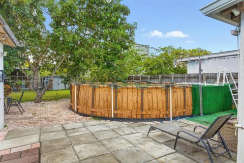 House in Miami, Florida 3 bedrooms, 170.85 sq.m. № 1814631 - photo 24