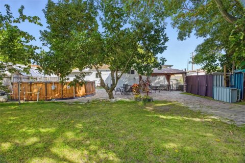 House in Miami, Florida 3 bedrooms, 170.85 sq.m. № 1814631 - photo 26