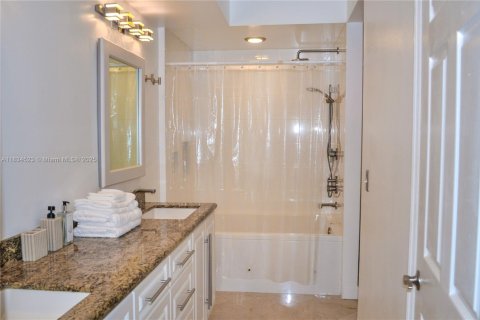 Copropriété à louer à Aventura, Floride: 1 chambre, 82.96 m2 № 1961440 - photo 24