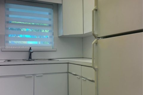 Condominio en venta en Lighthouse Point, Florida, 1 dormitorio, 63.17 m2 № 1958961 - foto 9