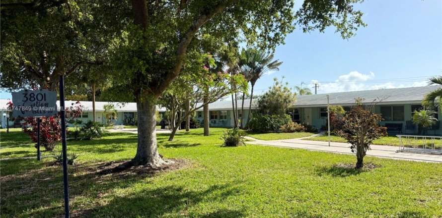 Condominio en Lighthouse Point, Florida, 1 dormitorio № 1958961