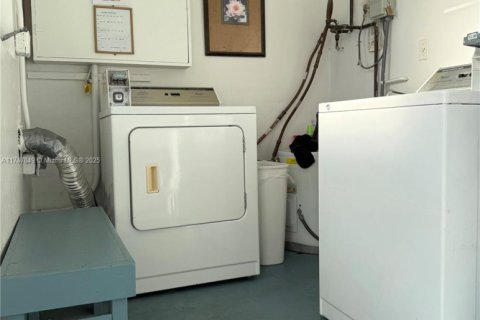 Condominio en venta en Lighthouse Point, Florida, 1 dormitorio, 63.17 m2 № 1958961 - foto 19