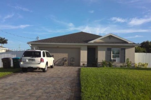 Casa en Cape Coral, Florida 3 dormitorios № 2000252