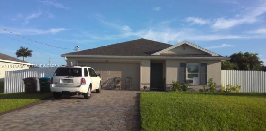 Casa en Cape Coral, Florida 3 dormitorios № 2000252