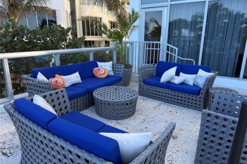 Condo in Sunny Isles Beach, Florida, 1 bedroom № 2268896 - photo 25