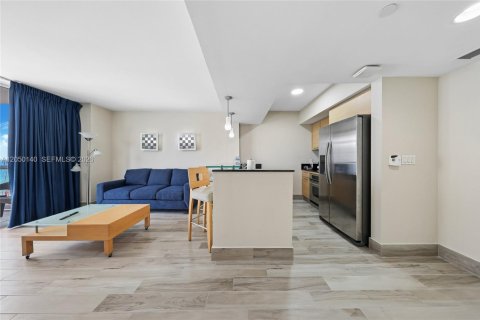 Condo in Sunny Isles Beach, Florida, 1 bedroom № 2268896 - photo 8