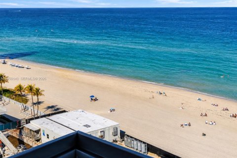 Condo in Sunny Isles Beach, Florida, 1 bedroom  № 2268896