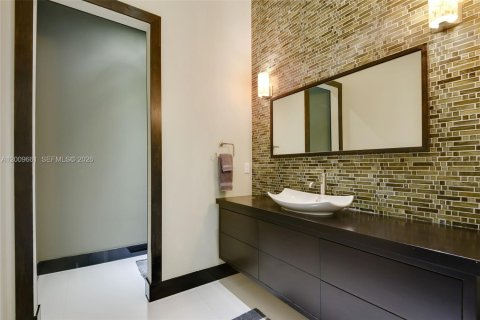 Villa ou maison à vendre à Pinecrest, Floride: 9 chambres, 1415.37 m2 № 2178939 - photo 15